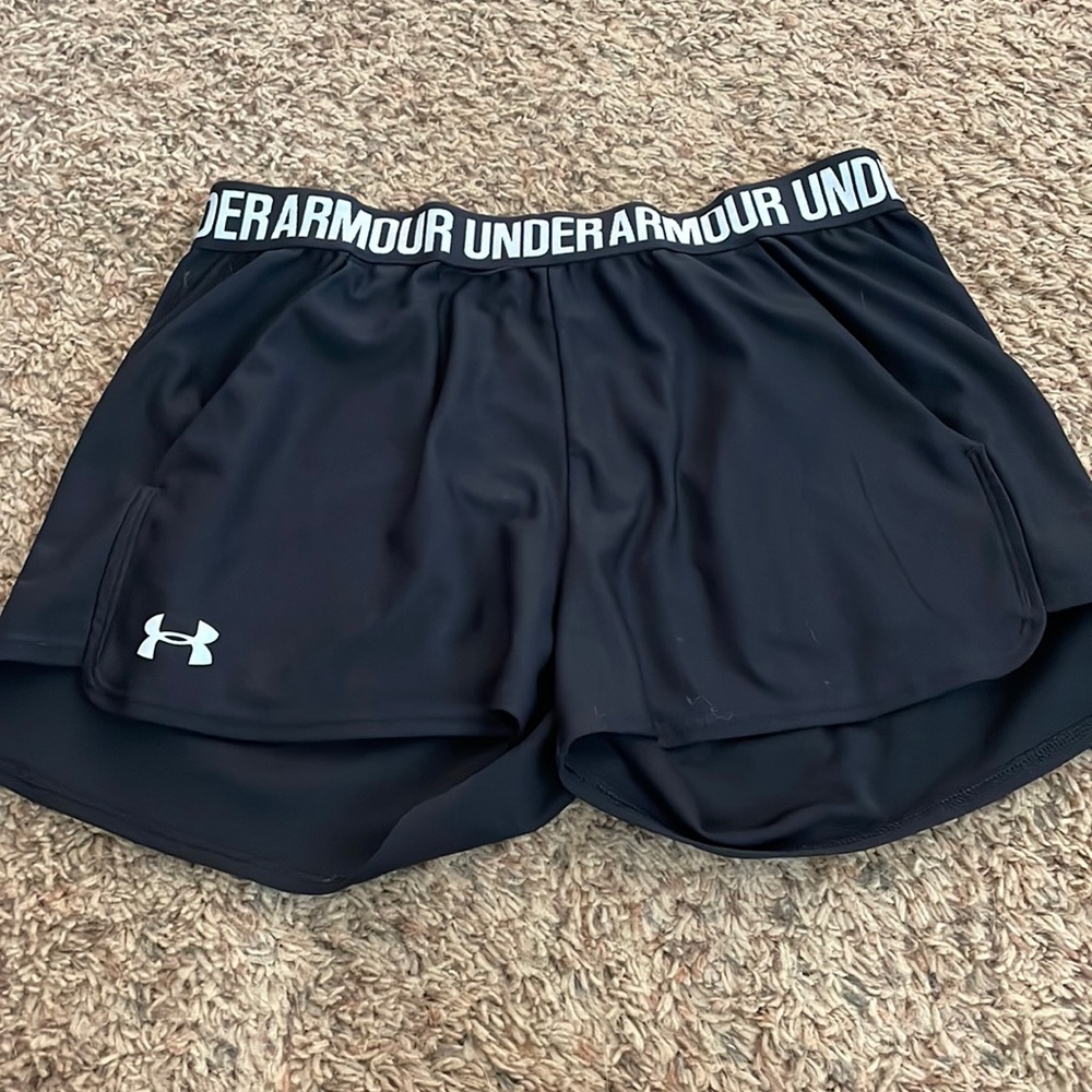 Medium Under Armour Black Shorts